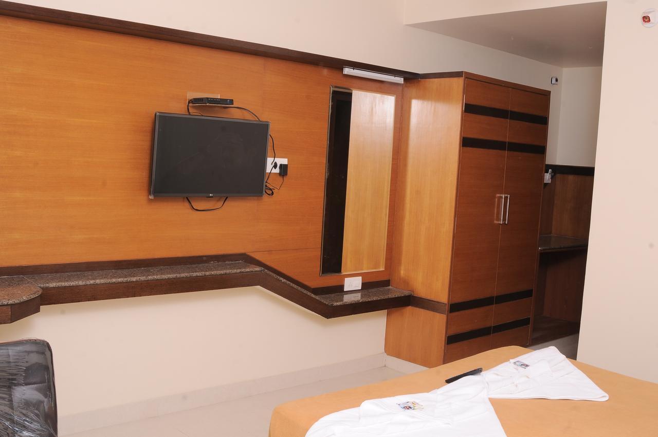 Hlv Grand Inn Bangalore Dış mekan fotoğraf