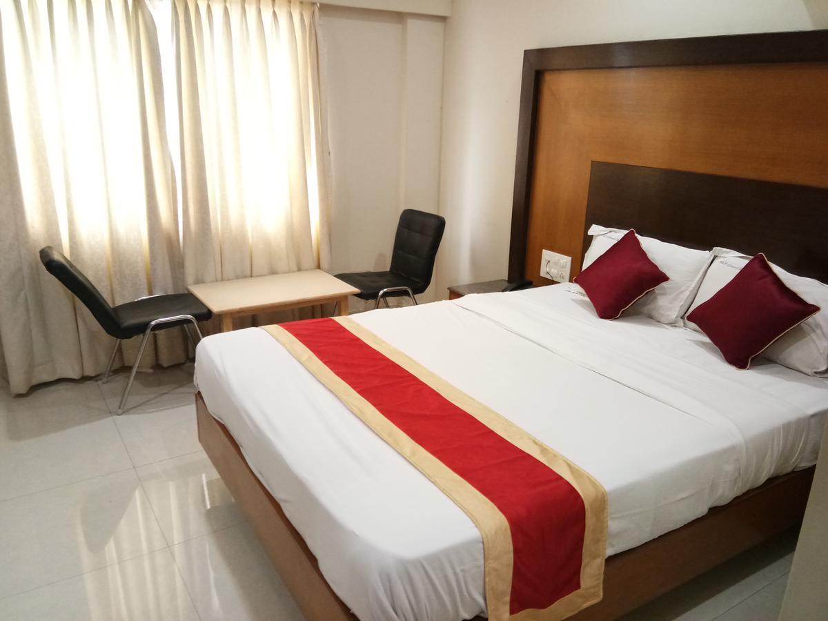 Hlv Grand Inn Bangalore Dış mekan fotoğraf