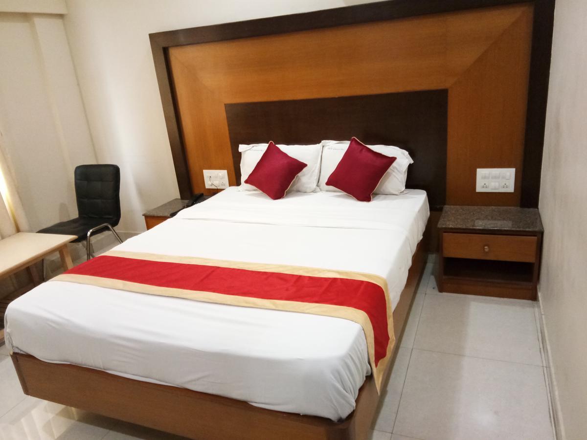 Hlv Grand Inn Bangalore Dış mekan fotoğraf